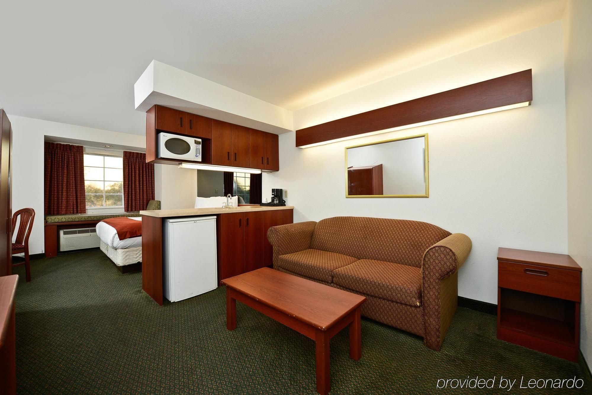 Americas Best Value Inn Lake Charles Interstate 210 מראה חיצוני תמונה