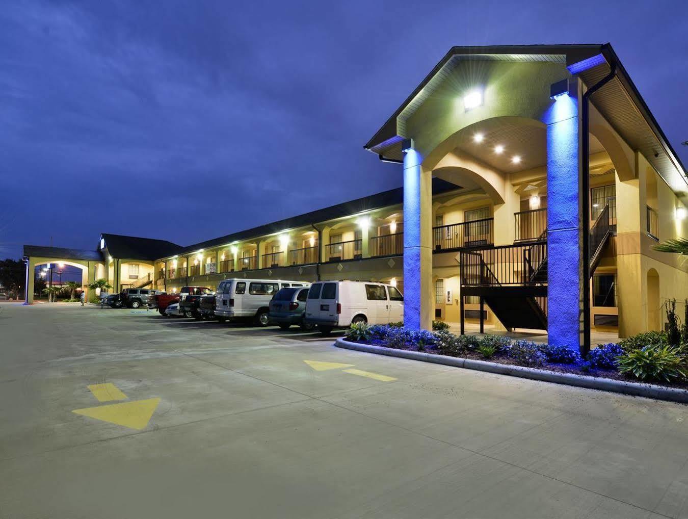Americas Best Value Inn Lake Charles Interstate 210 מראה חיצוני תמונה